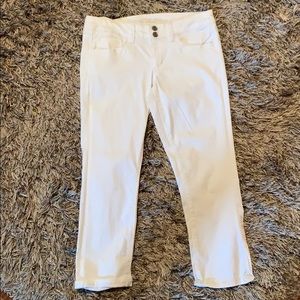 White Cropped Jeans